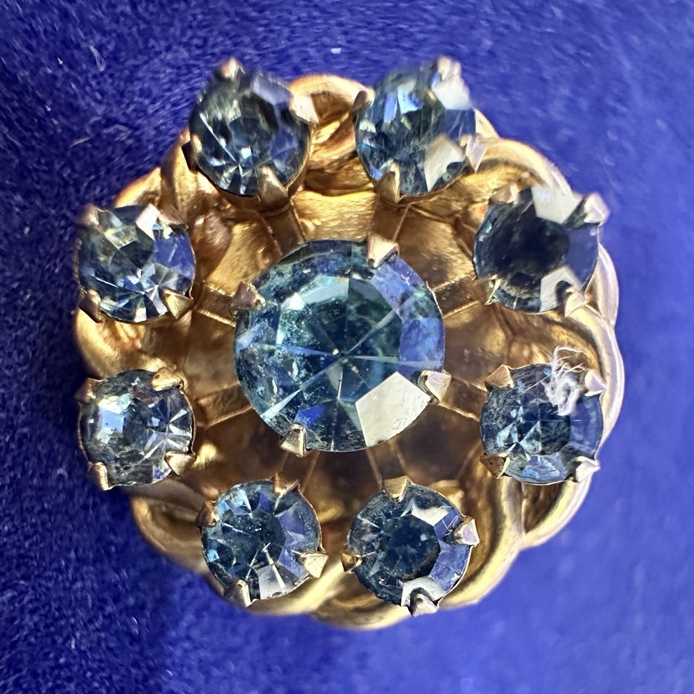 Vintage Brooch Pin Gold Tone Metal 1" Round Wreath  Blue Rhinestone